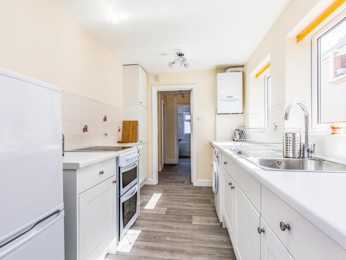 Pass The Keys Lovely Ground Floor Flat With Large Garden Chichester Esterno foto