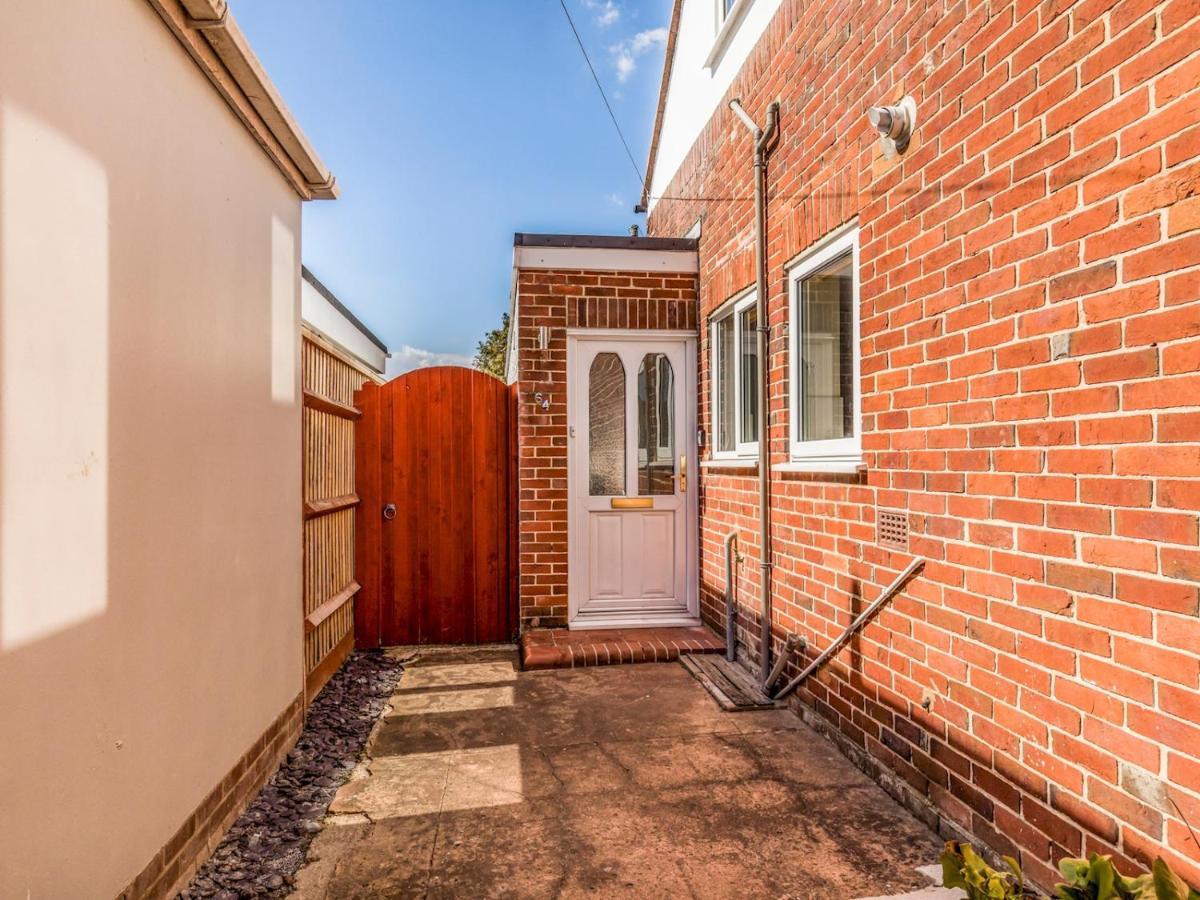 Pass The Keys Lovely Ground Floor Flat With Large Garden Chichester Esterno foto