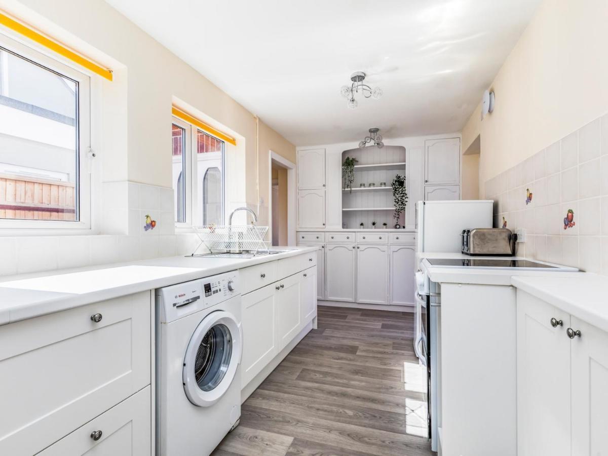 Pass The Keys Lovely Ground Floor Flat With Large Garden Chichester Esterno foto