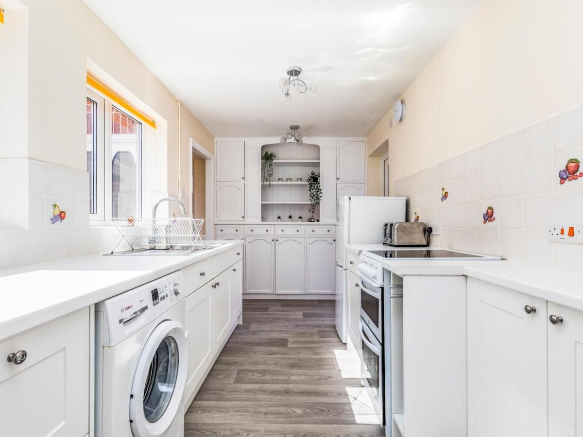 Pass The Keys Lovely Ground Floor Flat With Large Garden Chichester Esterno foto